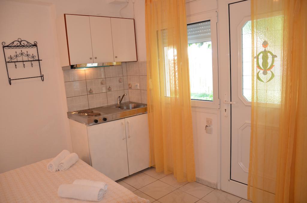 Chrisi Akti Hotel Skala Potamia  Habitación foto